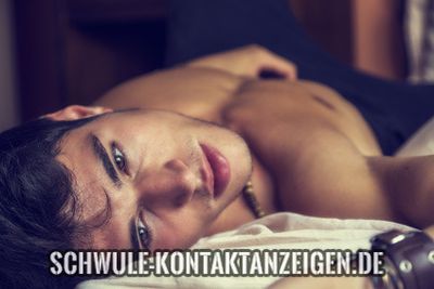 Chico busca chico: anuncios de contactos gay